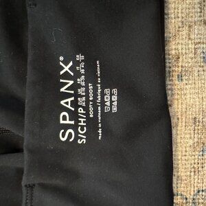 SPANX, SPANXshape Booty Boost 7/8 Leggings, black, size small